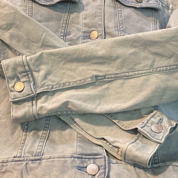 Calvin light blue jean jacket with silver buttons. - Picture 6 of 6